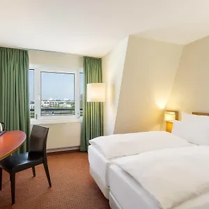 Hotel Nh Ost, Berlin